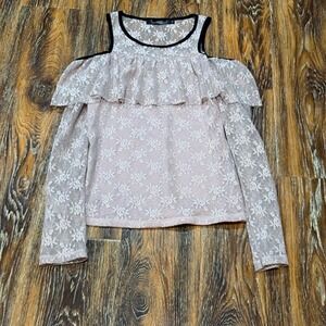 BKE Boutique Womens Size M Pink Floral Lace Cold Shoulder Ruffle Top Dusty Rose